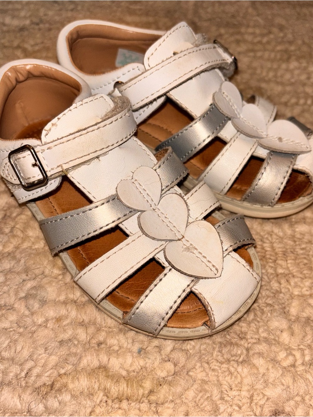 Stride Rite Ella toddler 7.5 wide white fisherman sandals silver hearts